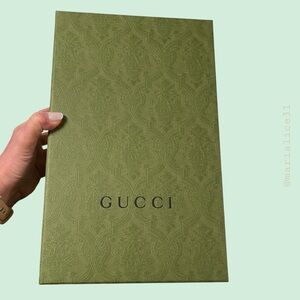 🔥New Gucci Olive Embossed Multi Purpose Box. Measurements in photos.